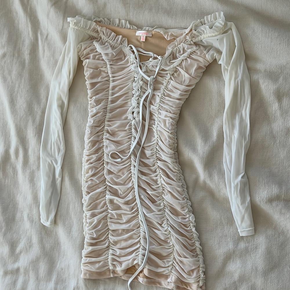 Size M, ruched body con dress, cream